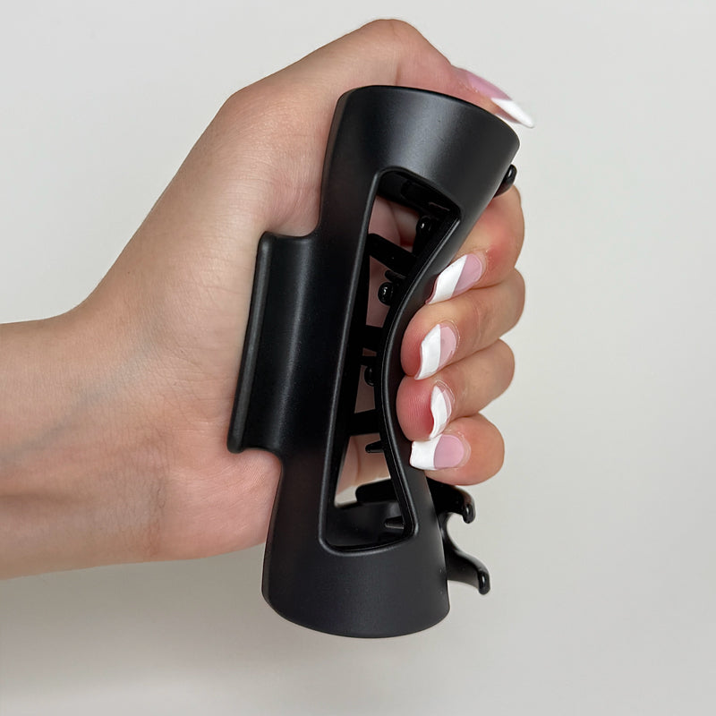 Limited Time: Buy 1, Get 1 Free⏰Luxury Soft Silicone Shark Clip